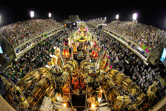 CARNEVALE con la C maiuscola a Rio de Janeiro CARNEVALE con la C maiuscola a Rio de Janeiro