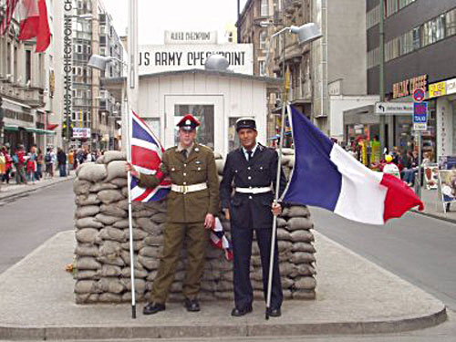 Il Checkpoint Charlie di Berlino Il Checkpoint Charlie di Berlino