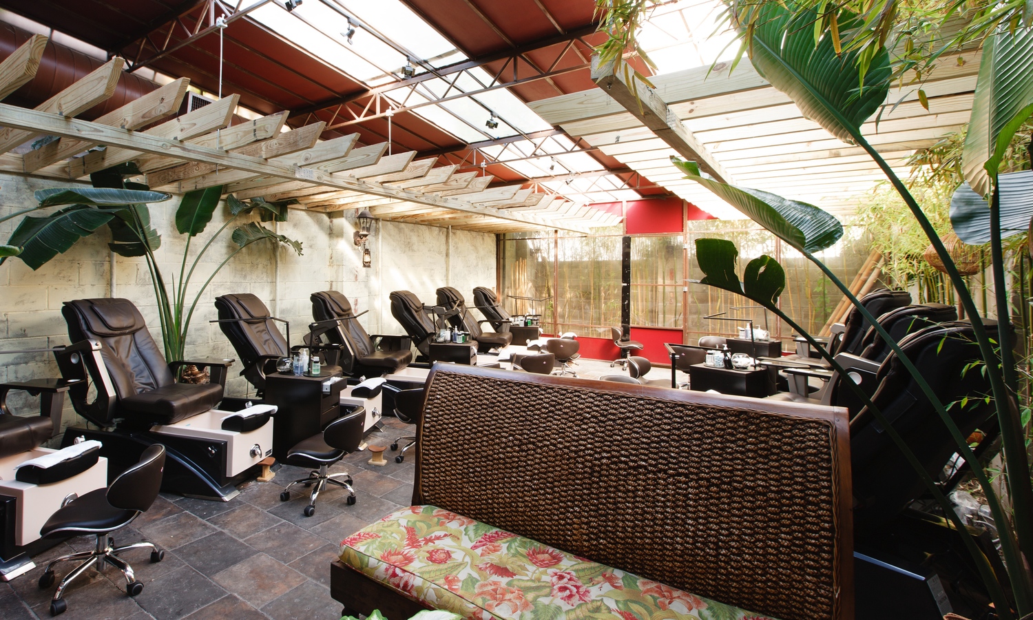 Festa della donna: 5 programmi per sole ragazze