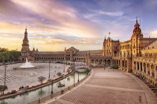 Tutti i dettagli di Plaza España di Siviglia
